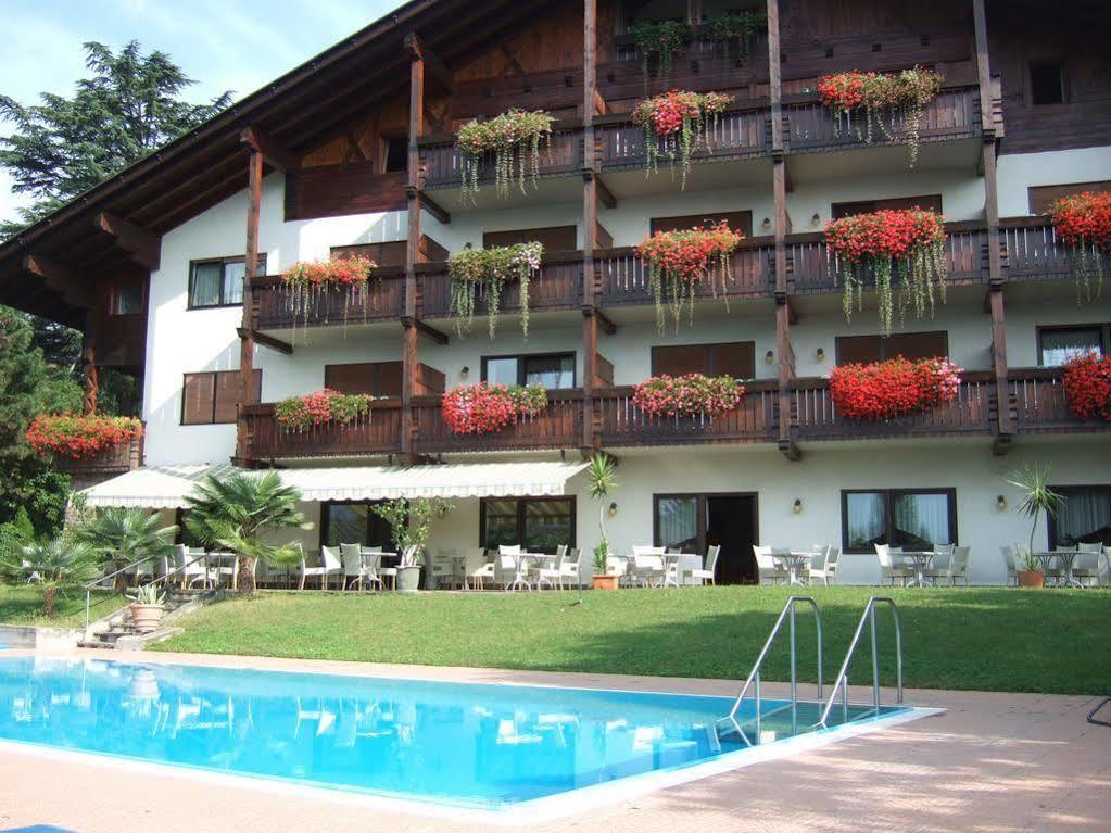Salgart Hotel 3*